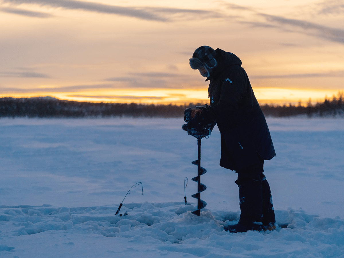 Ice Fishing with Expert