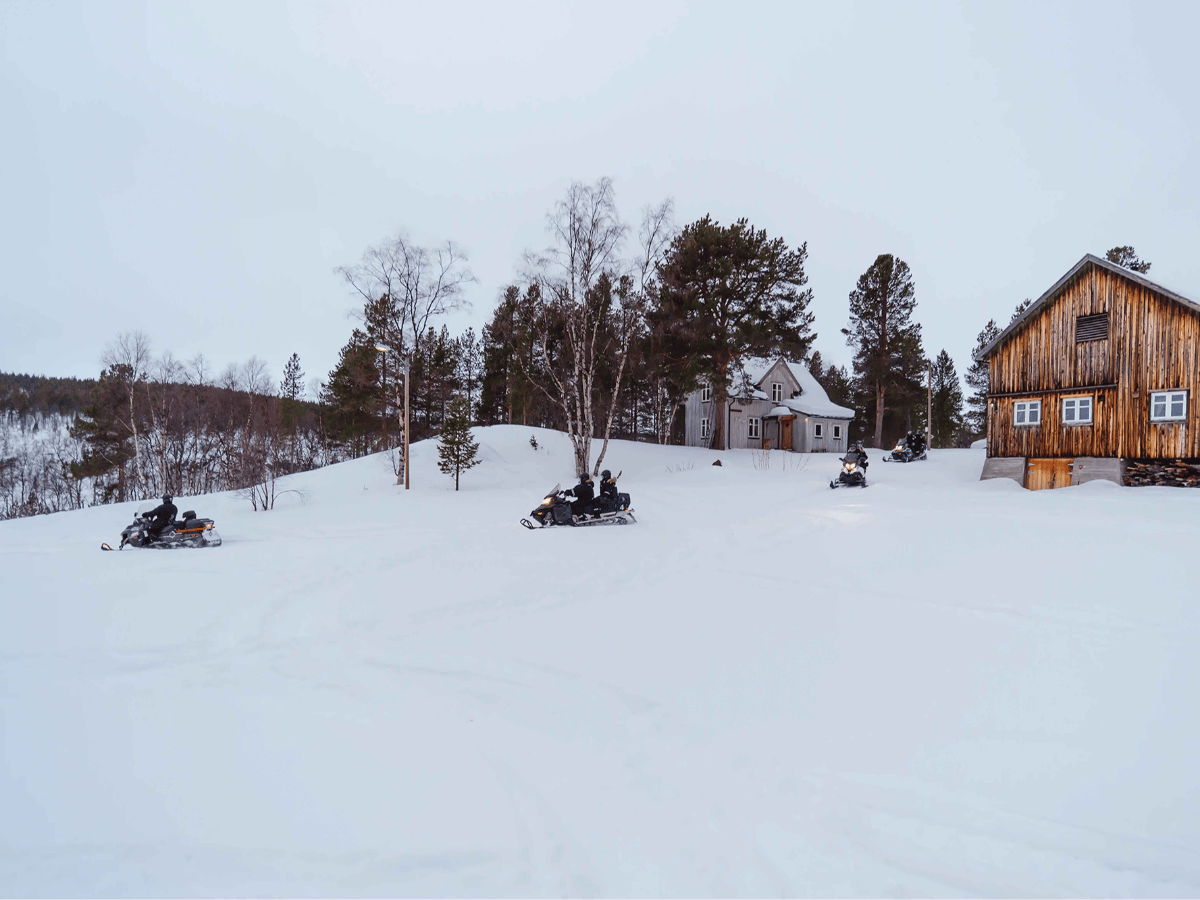 Snowmobile Pasvik Expedition