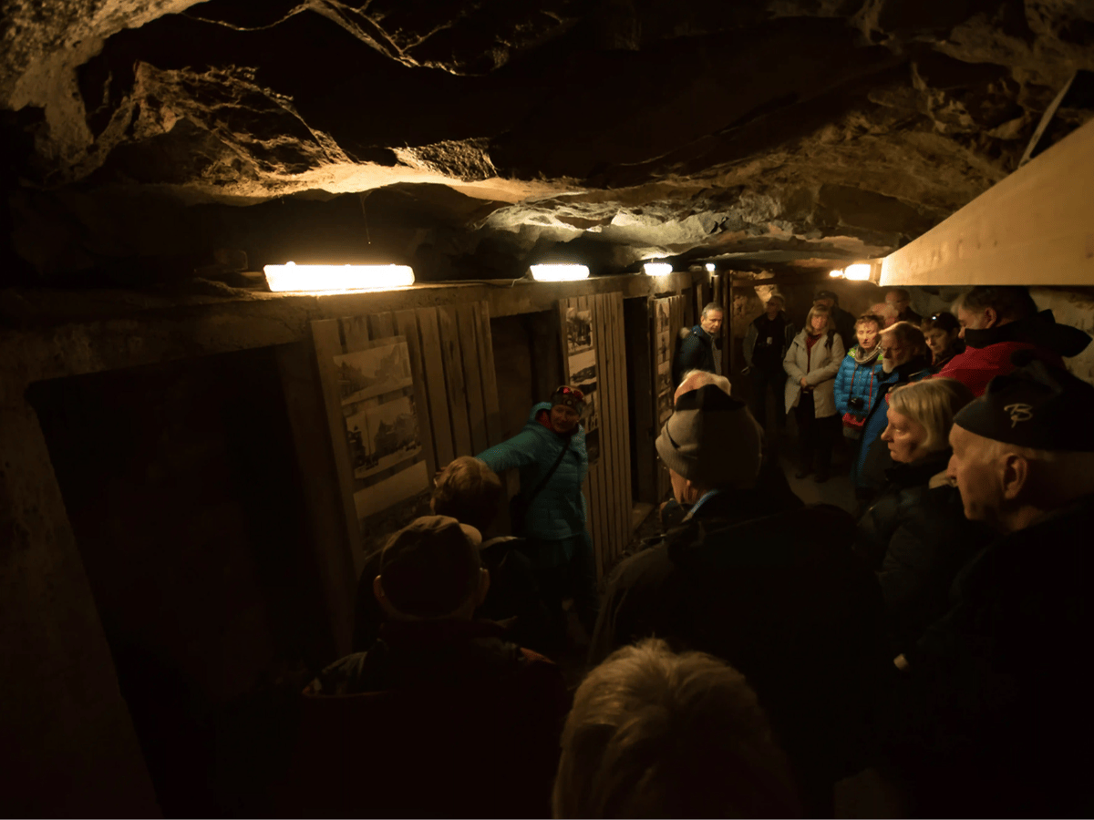 Andersgrotta: Guidet besøk i bomberom fra andre verdenskrig photo 2